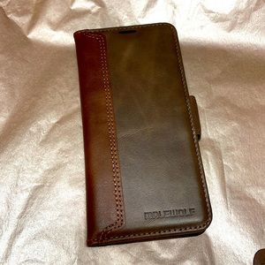 NIB Malewolf Leather Bifold Wallet/Card Carrying Compatible with Galaxy S22 Case